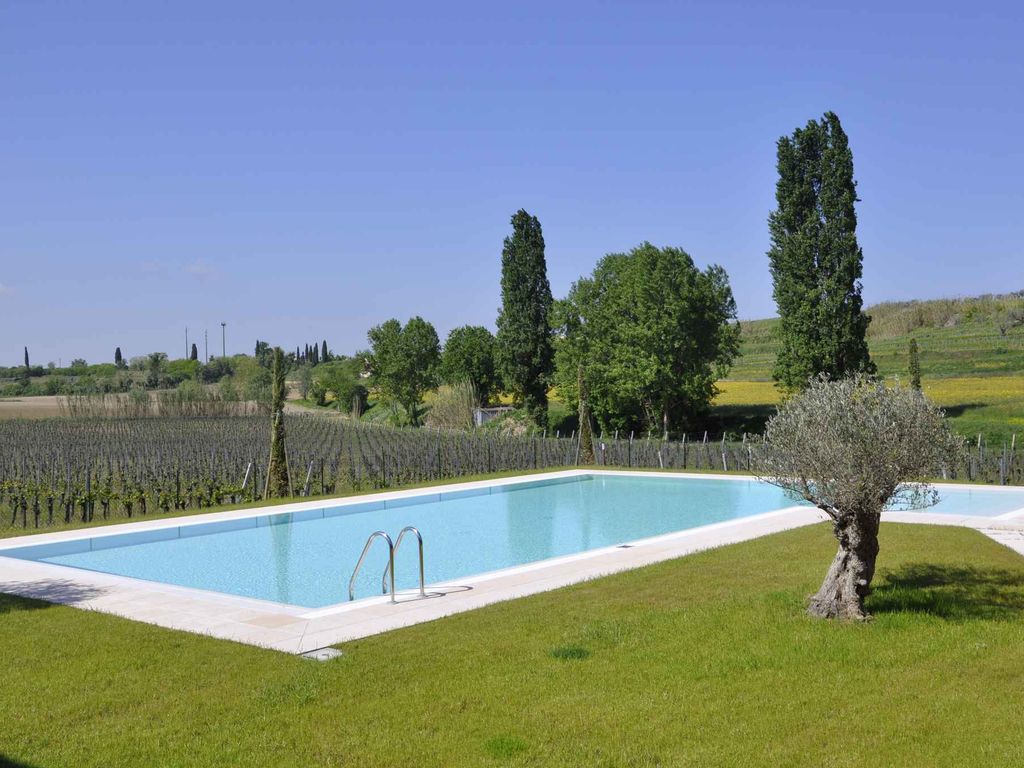 Ferienwohnung mit Pool und Sonnenterrasse