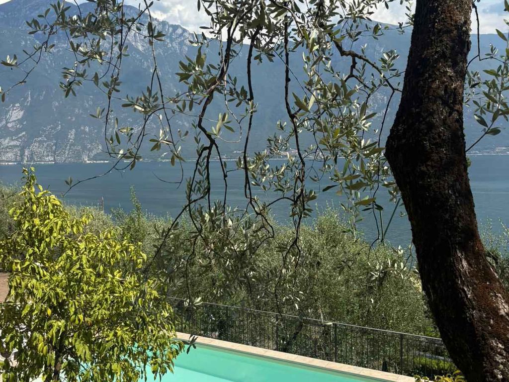 Ferienwohnung mit Balkon, Seeblick und Pool