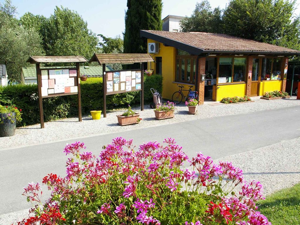 Mobilehome mit Klimaanlage, Terrasse und Pool