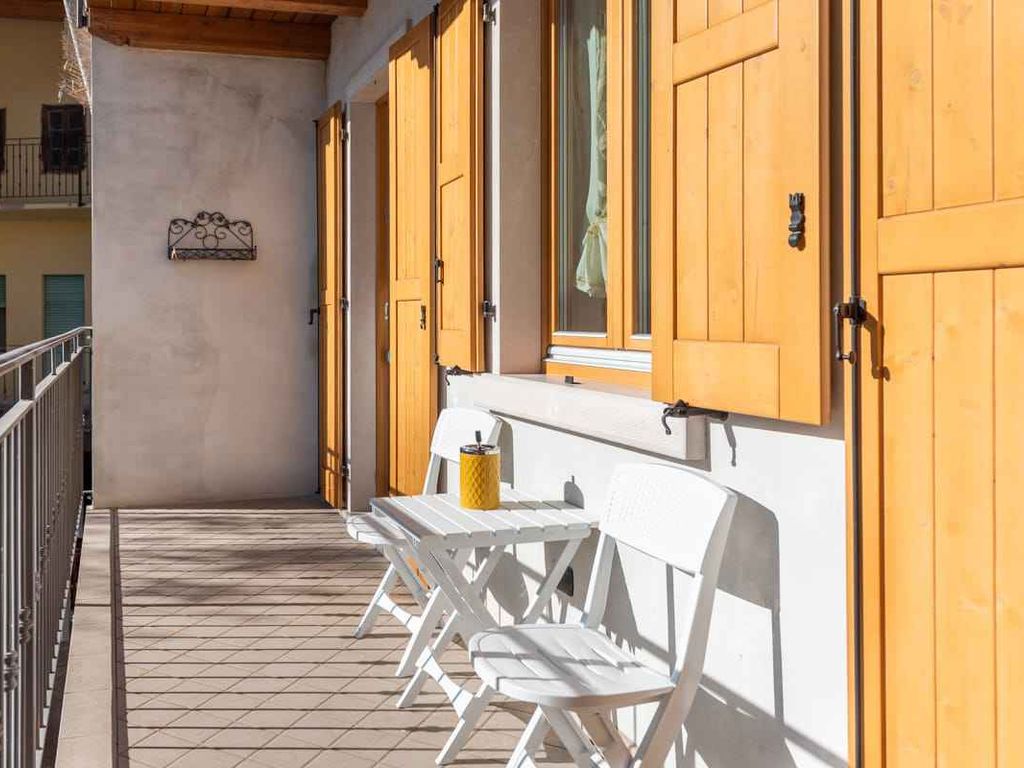 Ferienwohnung mit Internet und Balkon mit Talblick