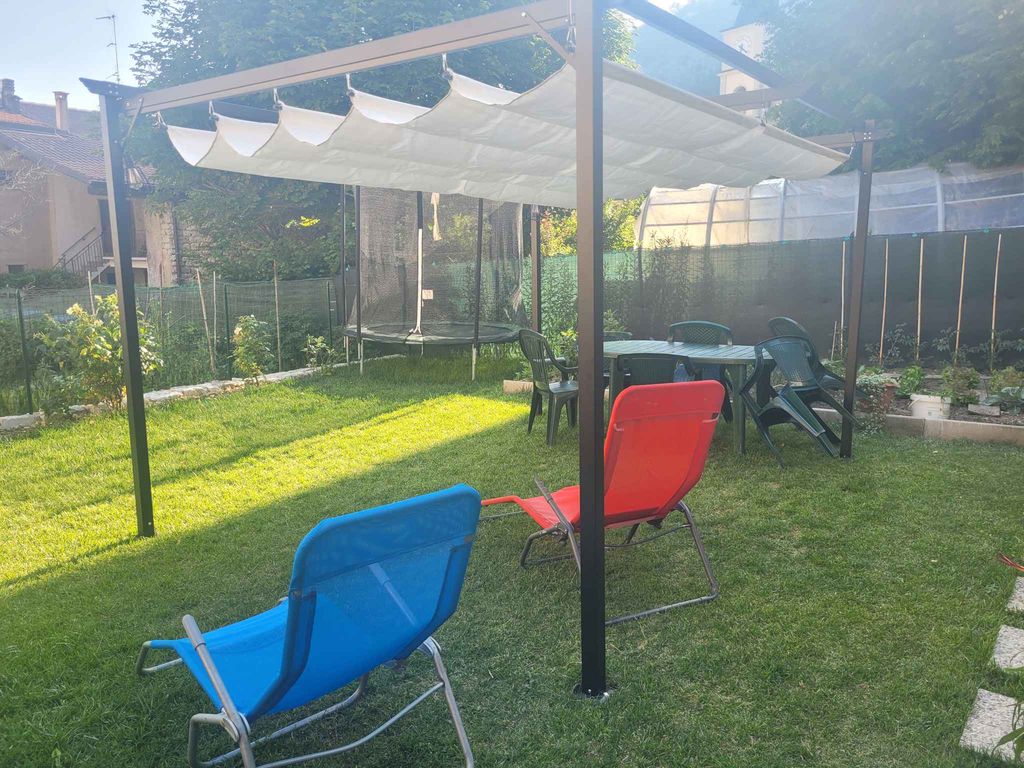 Ferienwohnung mit Internet und Balkon mit Talblick