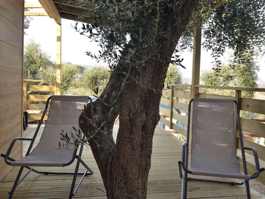 Mobilehome mit Terrasse mit Seeblick, Pool und Klimaanlage