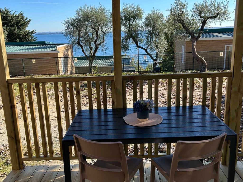 Mobilehome mit Klimaanlage und Terrasse