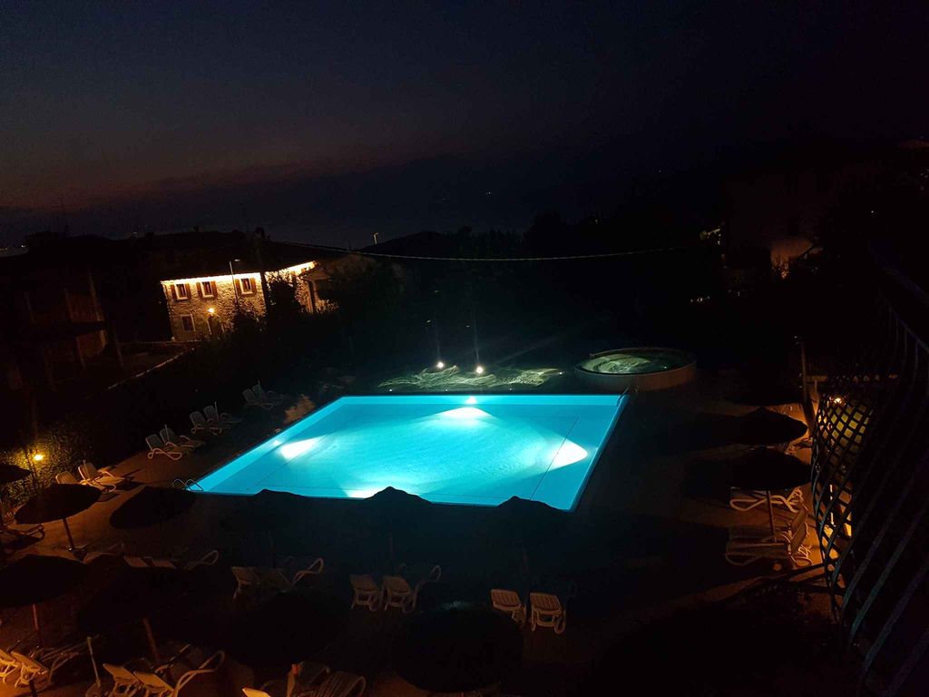 Studio mit Klimaanlage, Balkon und Pool