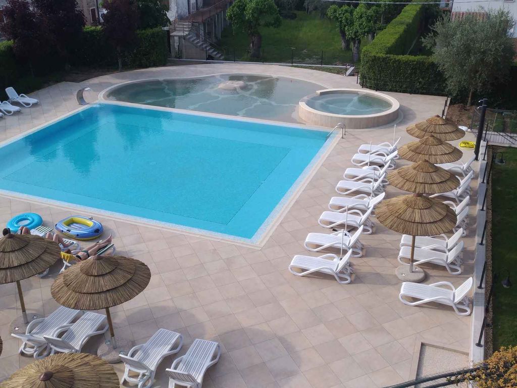 Studio mit Klimaanlage, Balkon und Pool