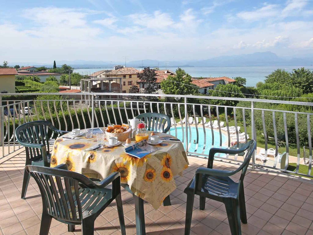 Ferienwohnung mit Klimaanlage, Balkon und Pool