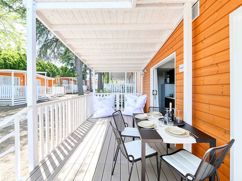 Mobilehome mit Klimaanlage, Terrasse und Pool