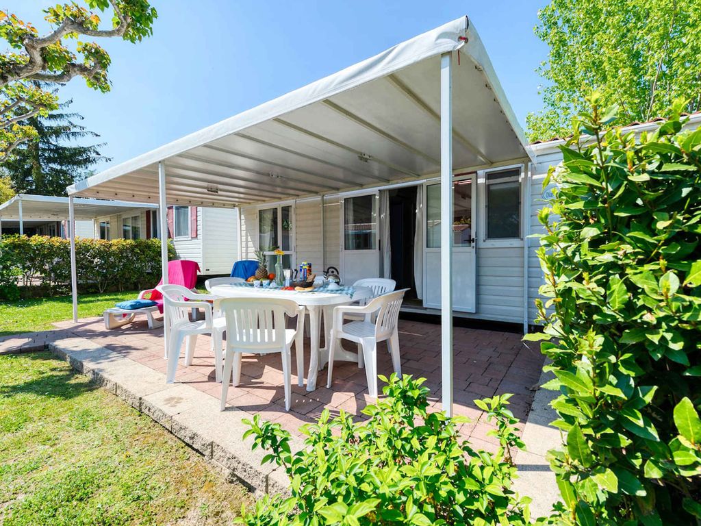 Mobilehome mit Klimaanlage, Terrasse und Pool