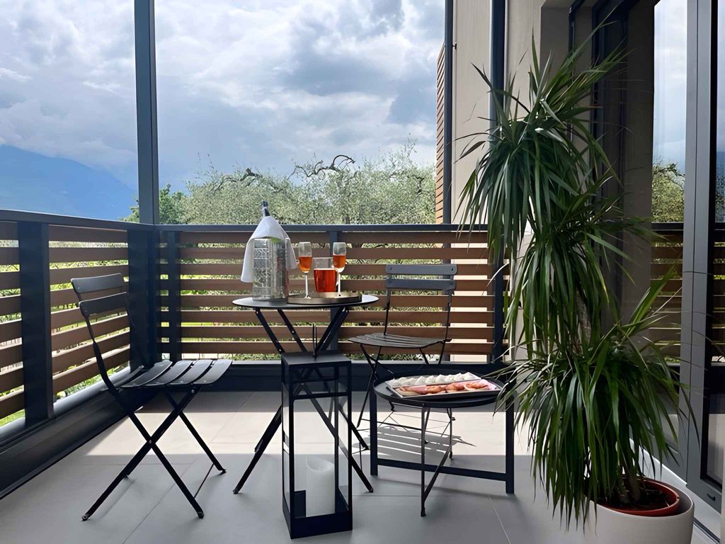 Ferienwohnung Neubau mit Balkon und Klimaaanlage