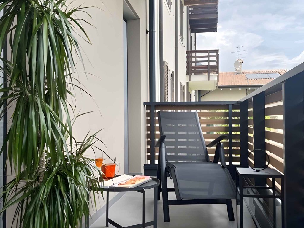 Ferienwohnung Neubau mit Balkon und Klimaaanlage