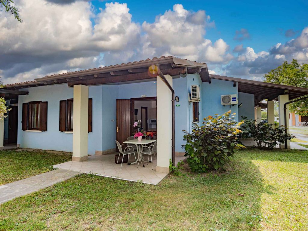Bungalow mit Terrasse und Klimaanlage