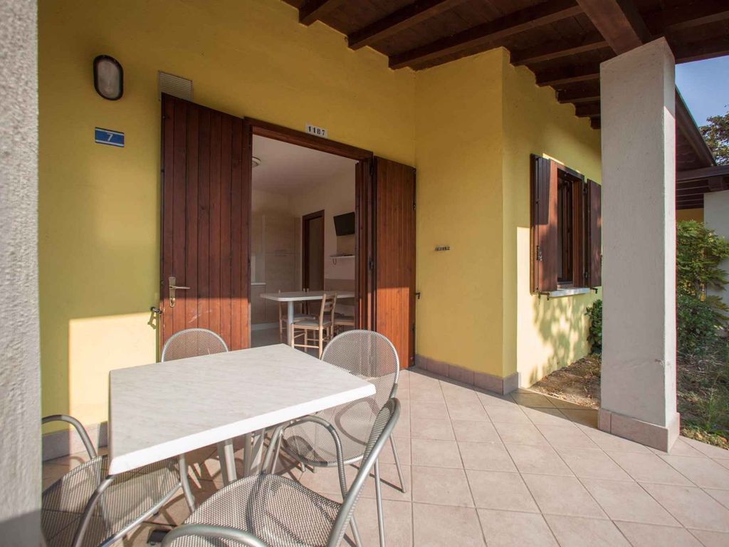 Bungalow mit Terrasse und Klimaanlage