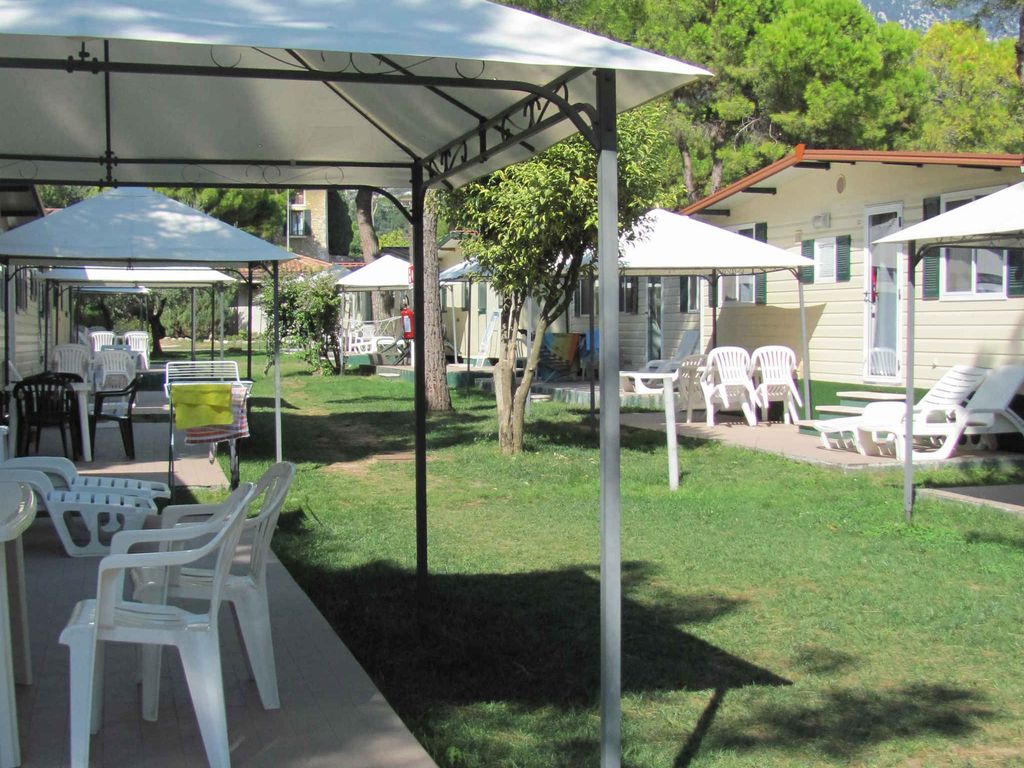 Mobilehome mit Klimaanlage, Terrasse und Pool
