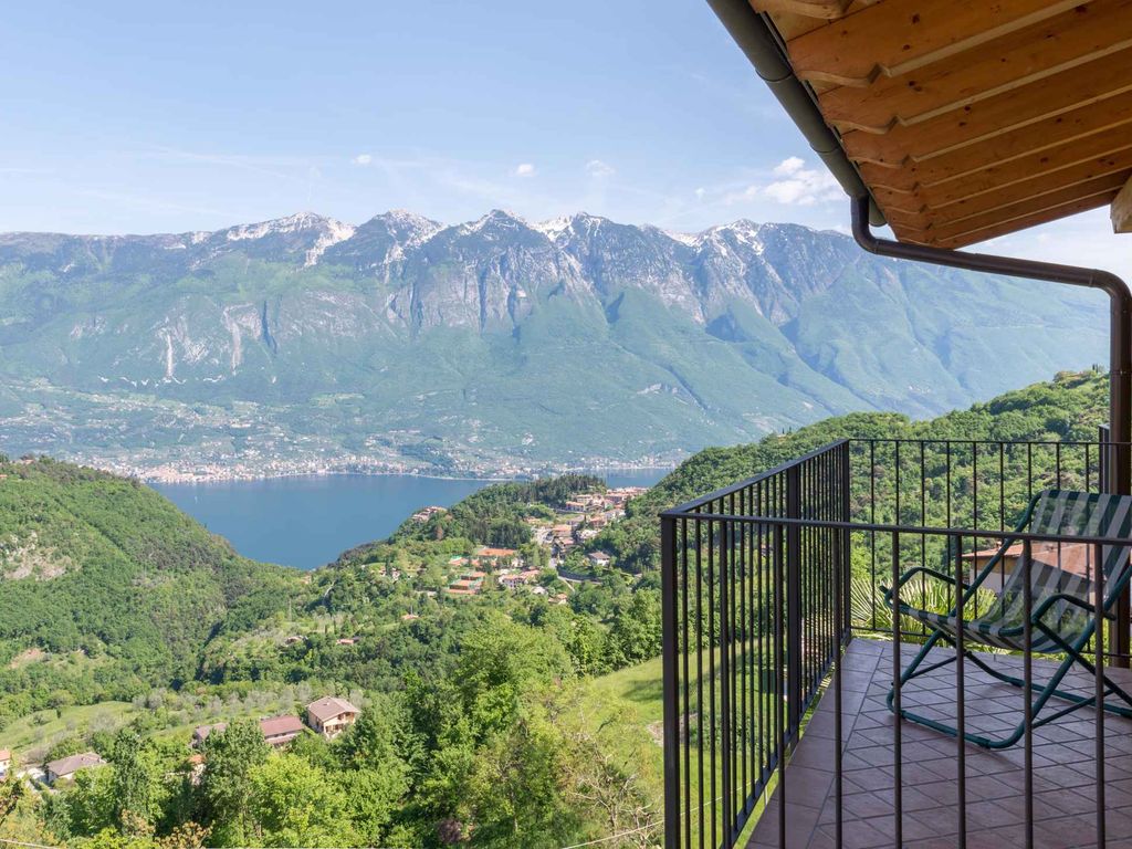 Ferienwohnung mit Terrasse und Seeblick