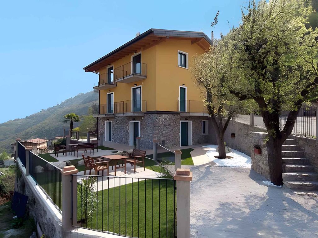 Ferienwohnung mit Terrasse und Seeblick
