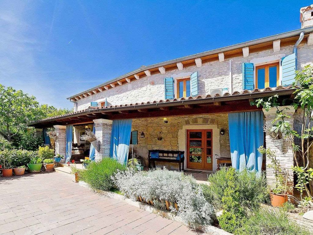 Villa mit Swimmingpool