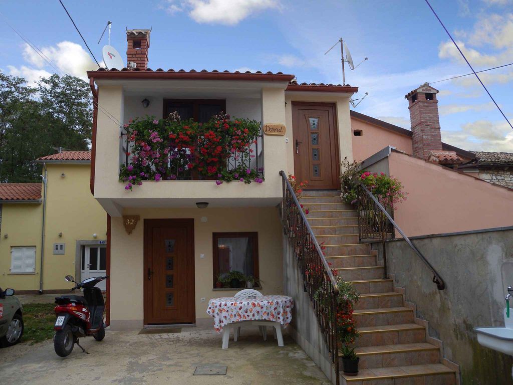 Ferienwohnung mit Balkon und Grillmöglichkeit