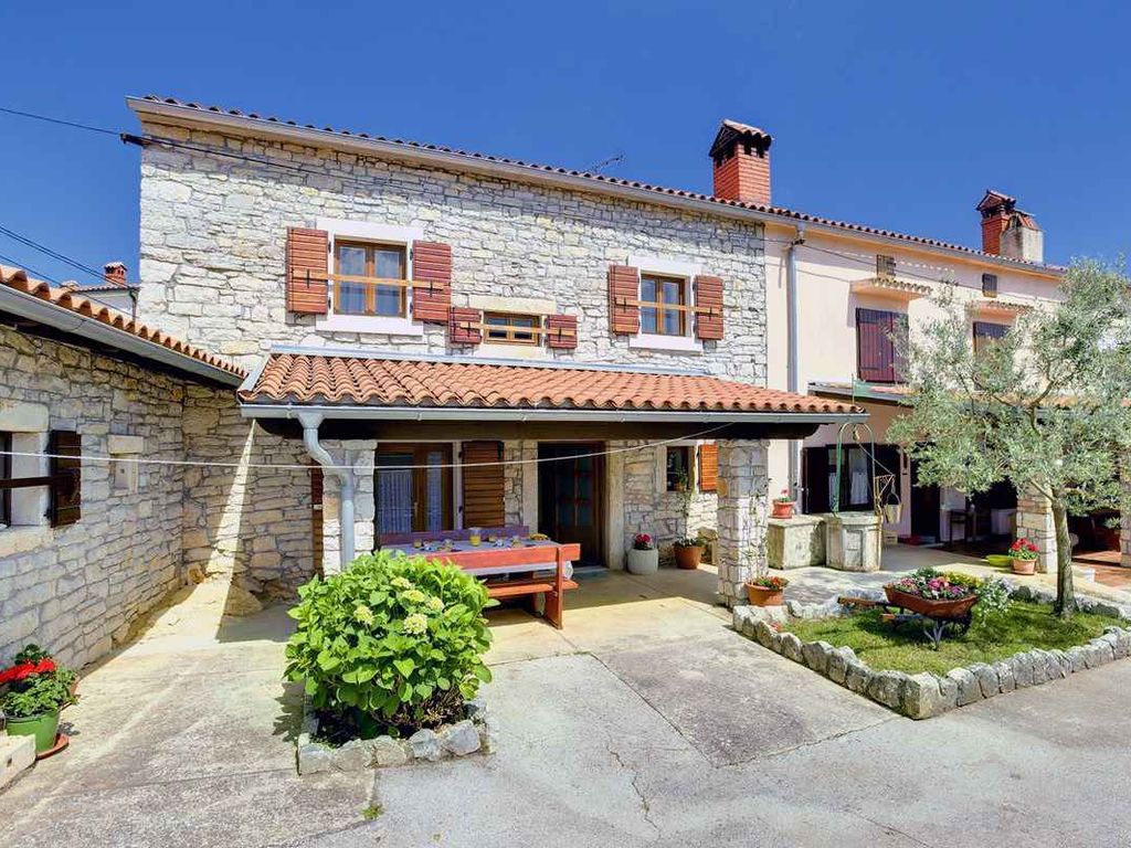 Ferienhaus mit Terrasse und Klimaanlage