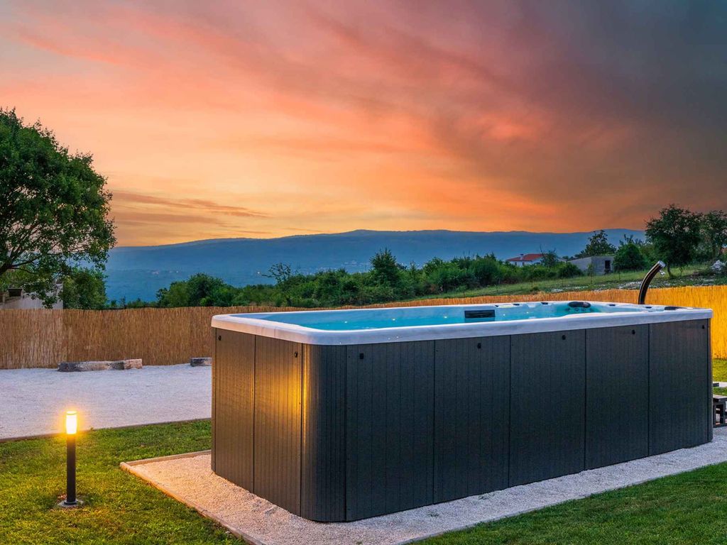 Villa mit Klimaanlage und Jacuzzi