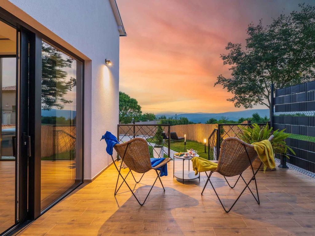 Villa mit Klimaanlage und Jacuzzi