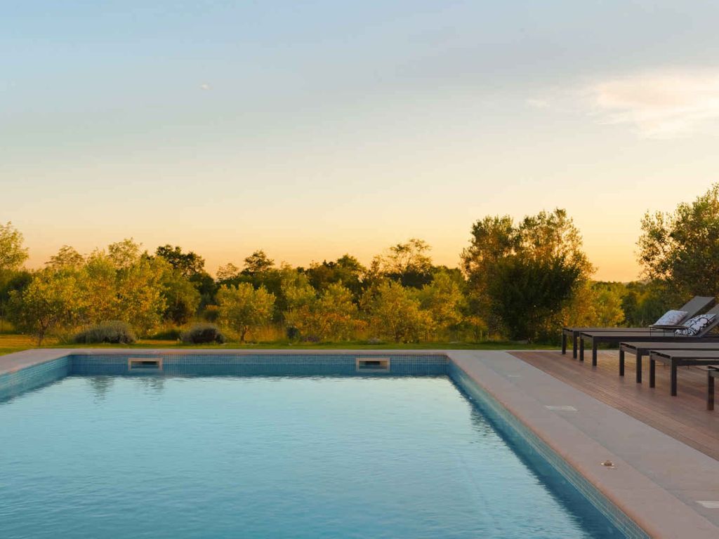 Villa mit Pool und Klimaanlage