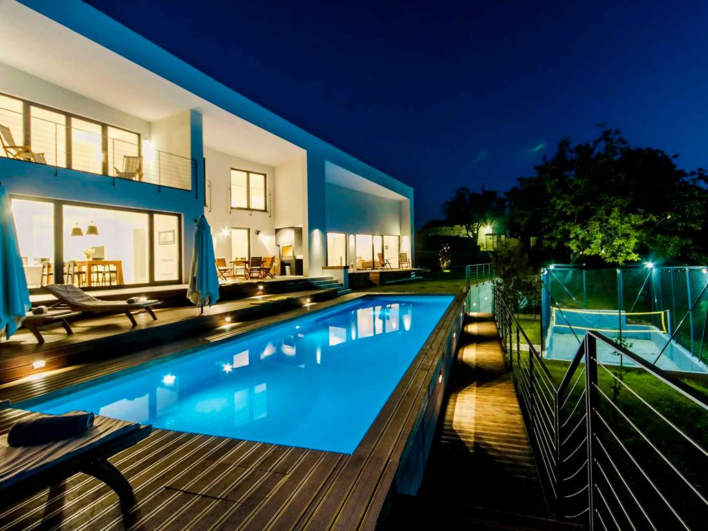 Villa mit Pool und Klimaanlage