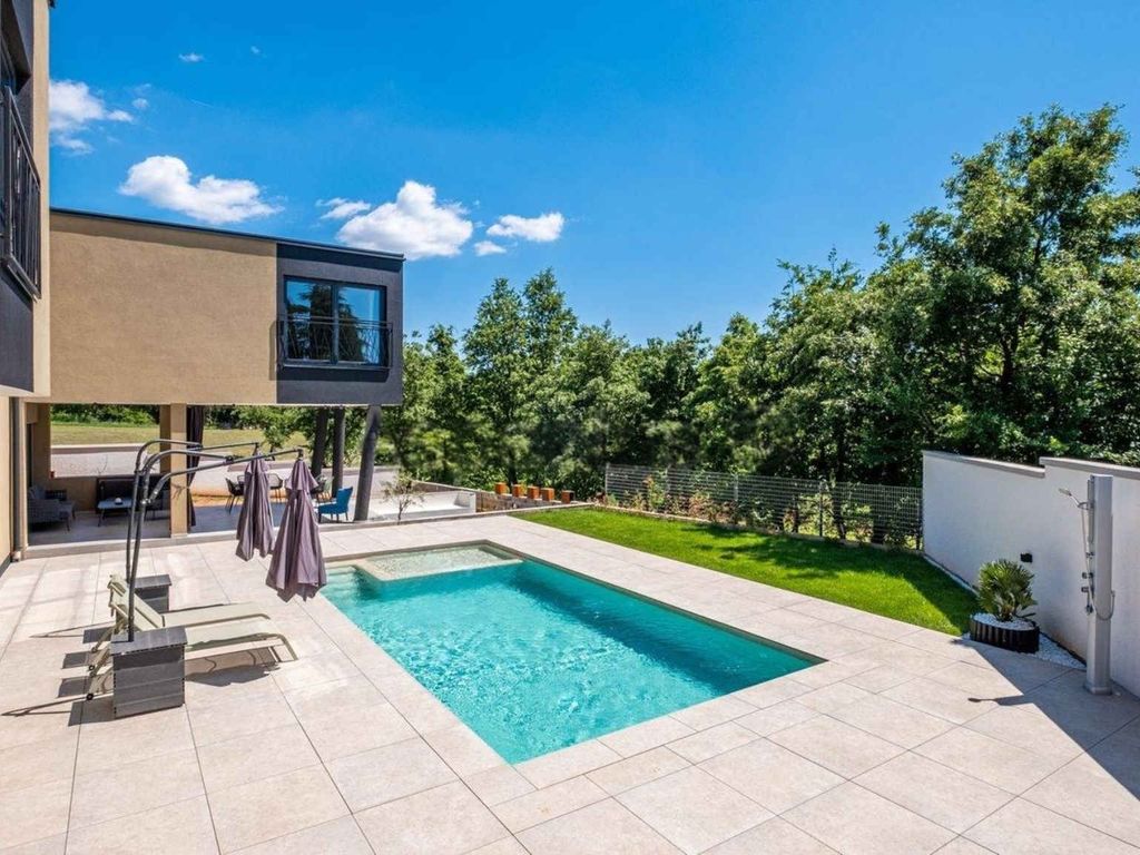 Villa Villa Divsici