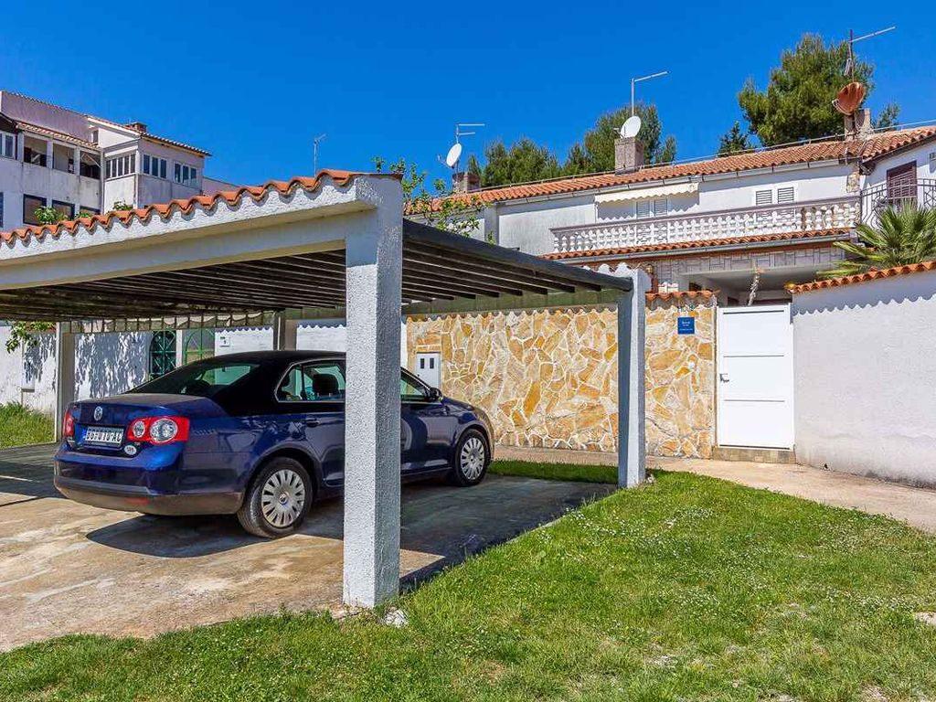 Ferienwohnung mit Terrasse und Meerblick