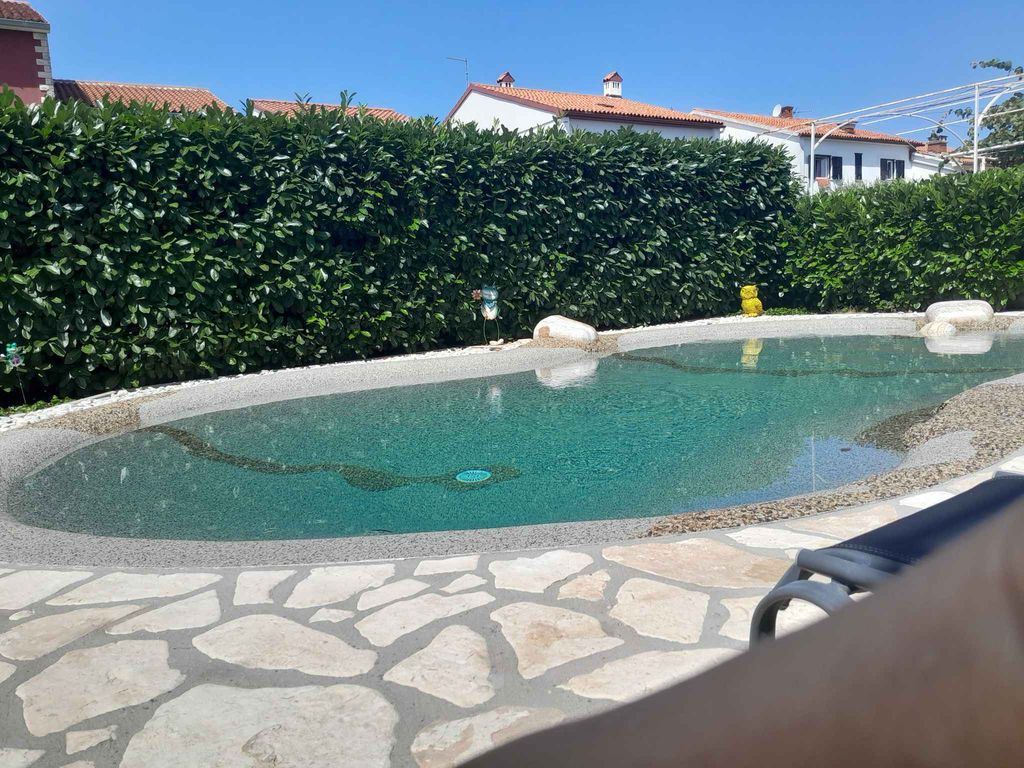Ferienwohnung mit Klimaanlage und Pool (chlorfreie Elektrolyse)