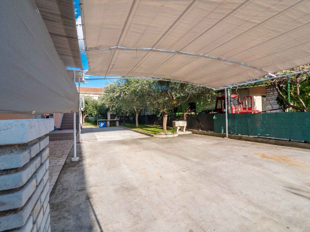 Ferienwohnung mit gemütlicher Terrasse und Grillmöglichkeit