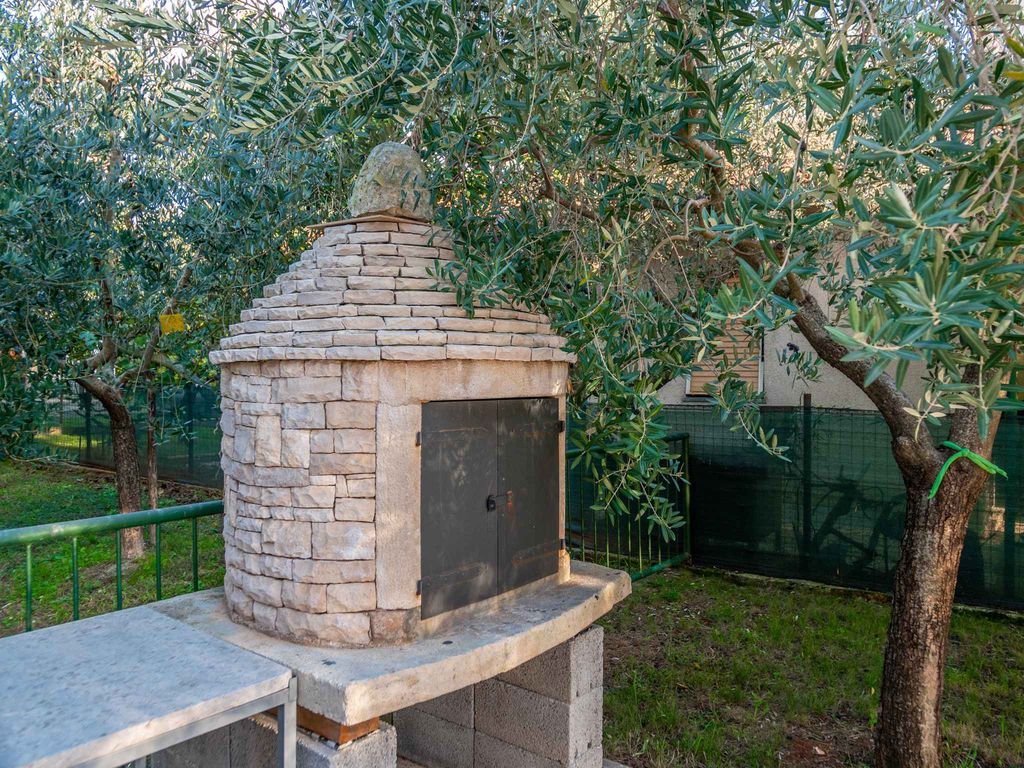 Ferienwohnung mit gemütlicher Terrasse und Grillmöglichkeit