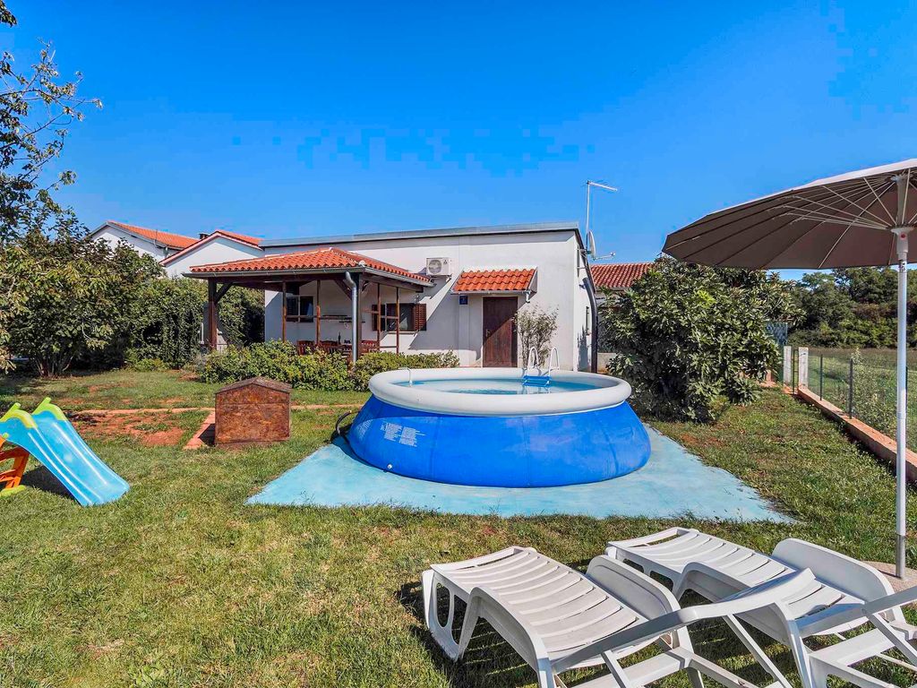 Ferienhaus mit Terrasse und Klimaanlage