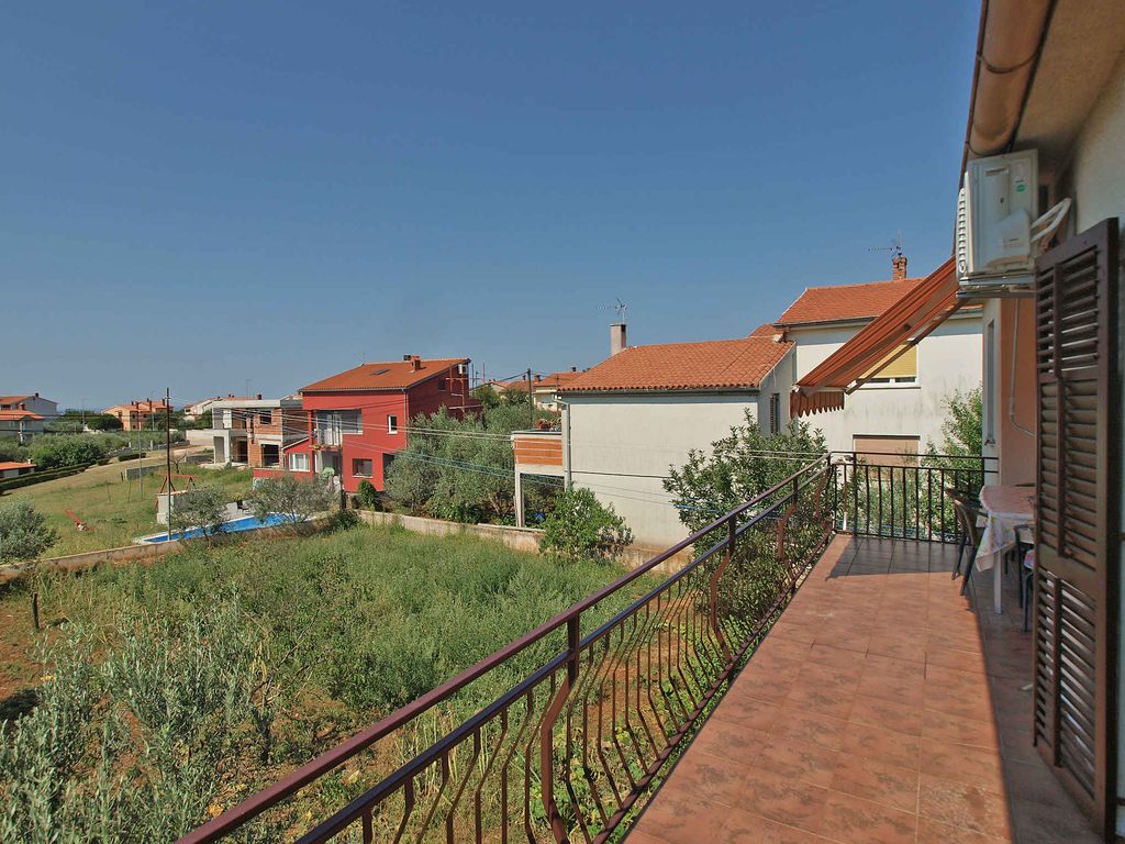 Ferienwohnung mit Klimaanlage und Balkon