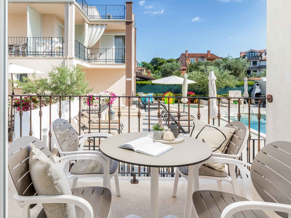 FerienWohnung mit Balkon und Pool