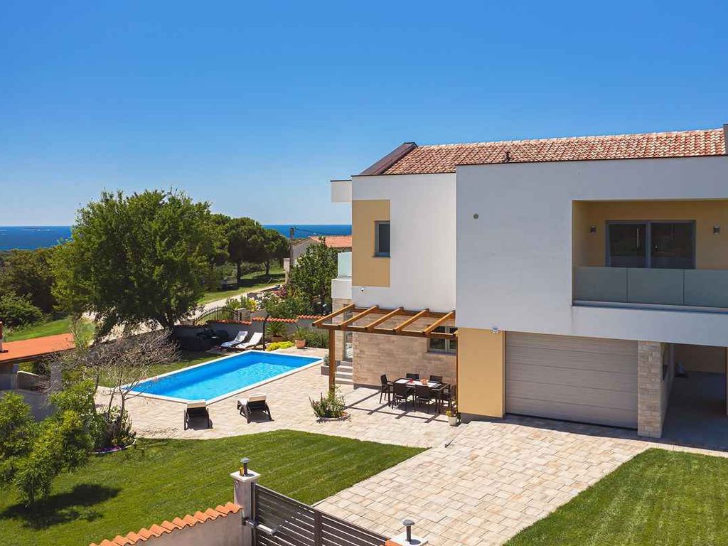 Villa mit Swimmingpool und Sauna