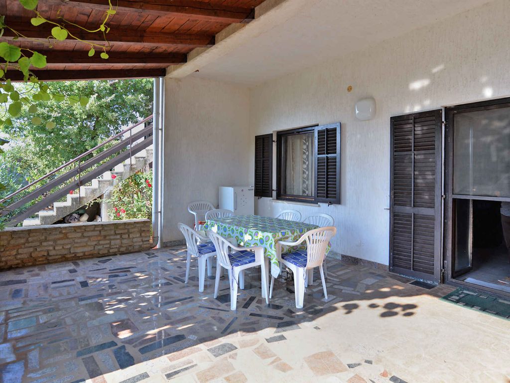 Ferienwohnung mit Terrasse und Grill