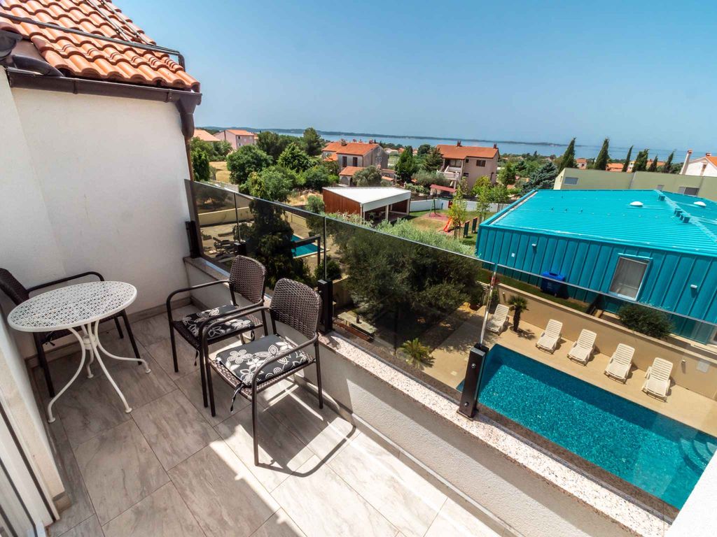 Ferienwohnung mit Außenpool und Grill