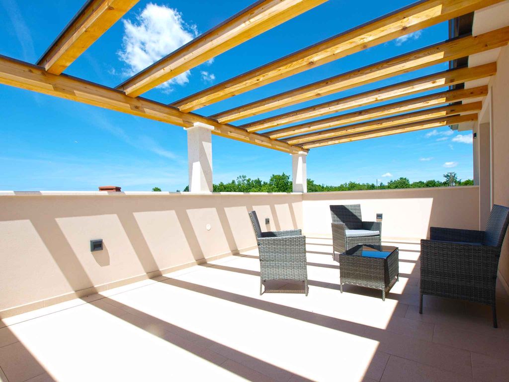 Villa mit Pool und Klimaanlage