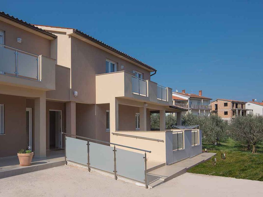 Ferienhaus mit Terrasse und Klimaanlage