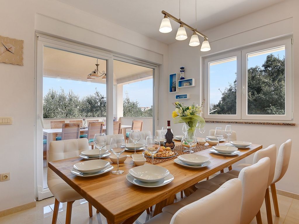 Ferienhaus mit Terrasse und Klimaanlage