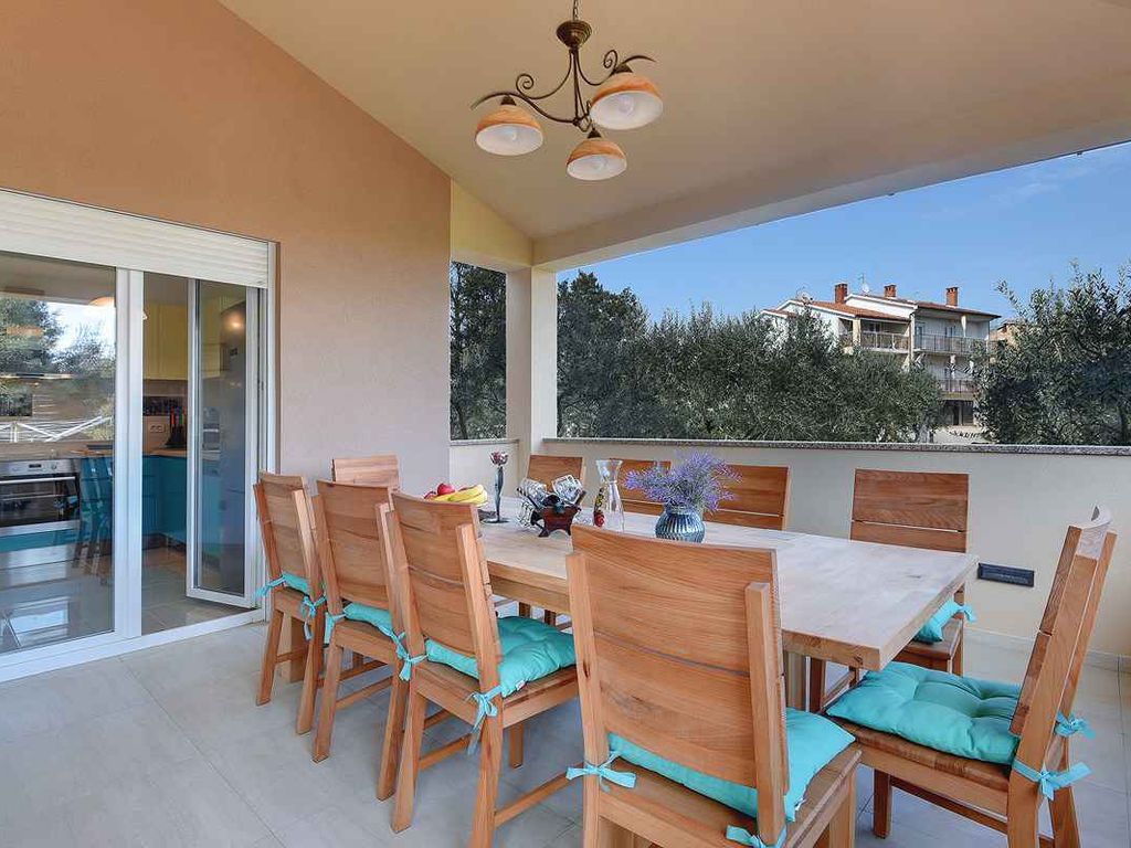 Ferienhaus mit Terrasse und Klimaanlage