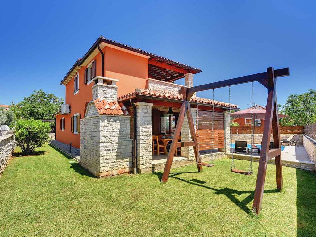 Villa mit Pool und Meerblick