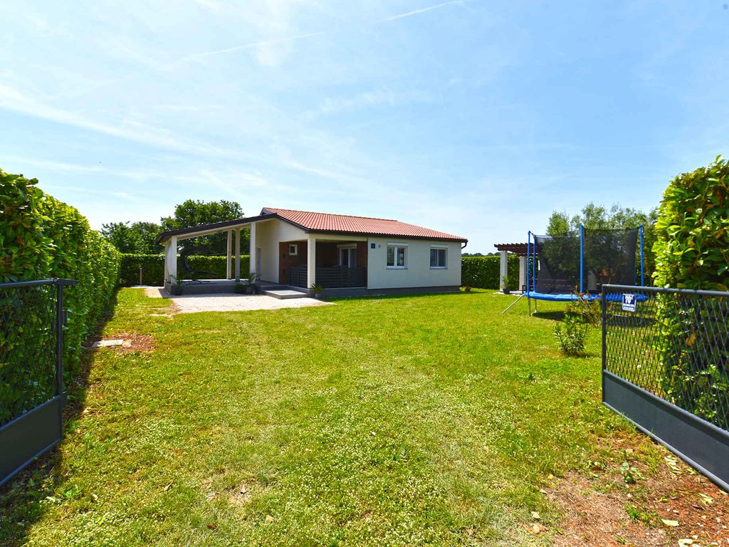 Ferienhaus mit Terrasse und Klimaanlage