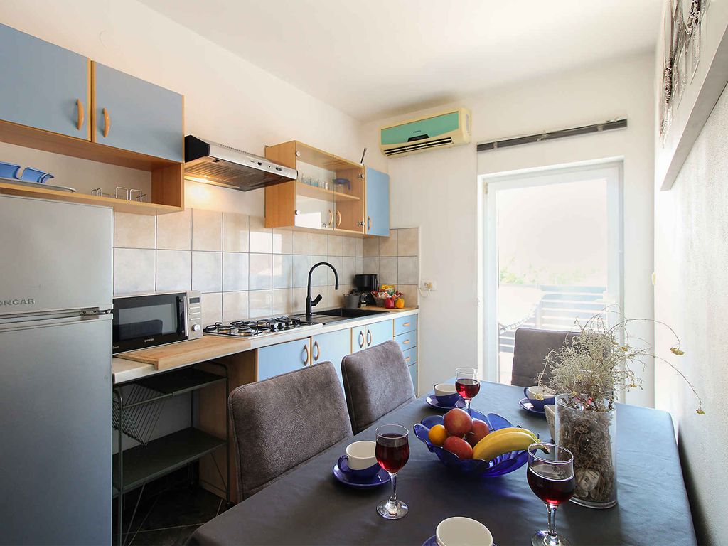 Ferienwohnung mit Gemeinschaftspool und Klimaanlage
