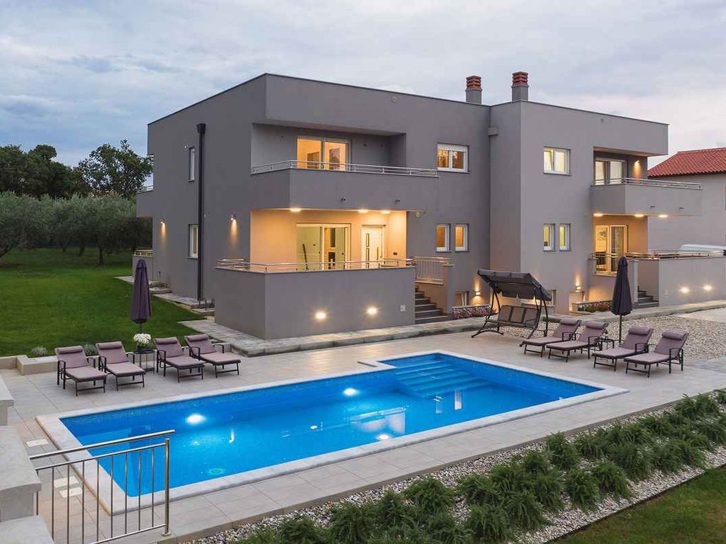 Villa mit Pool, Fitness und Sauna