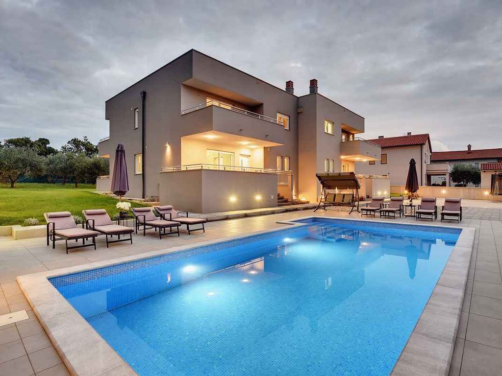Villa mit Pool, Fitness und Sauna