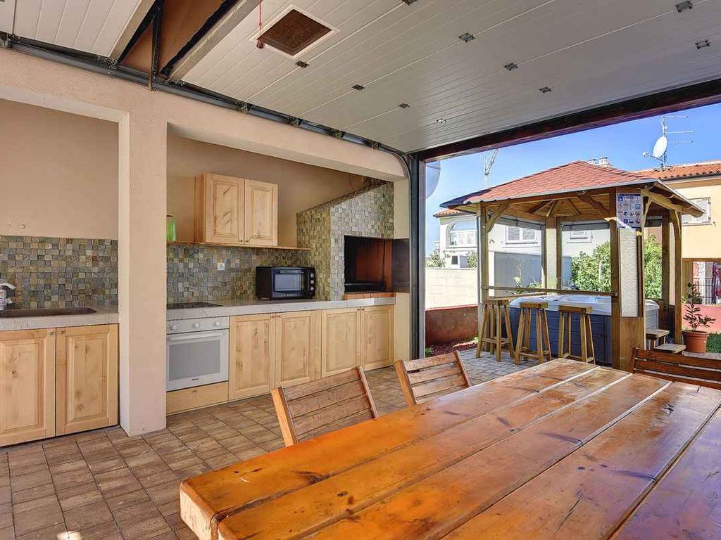 Ferienhaus mit Meerblick und Jacuzzi
