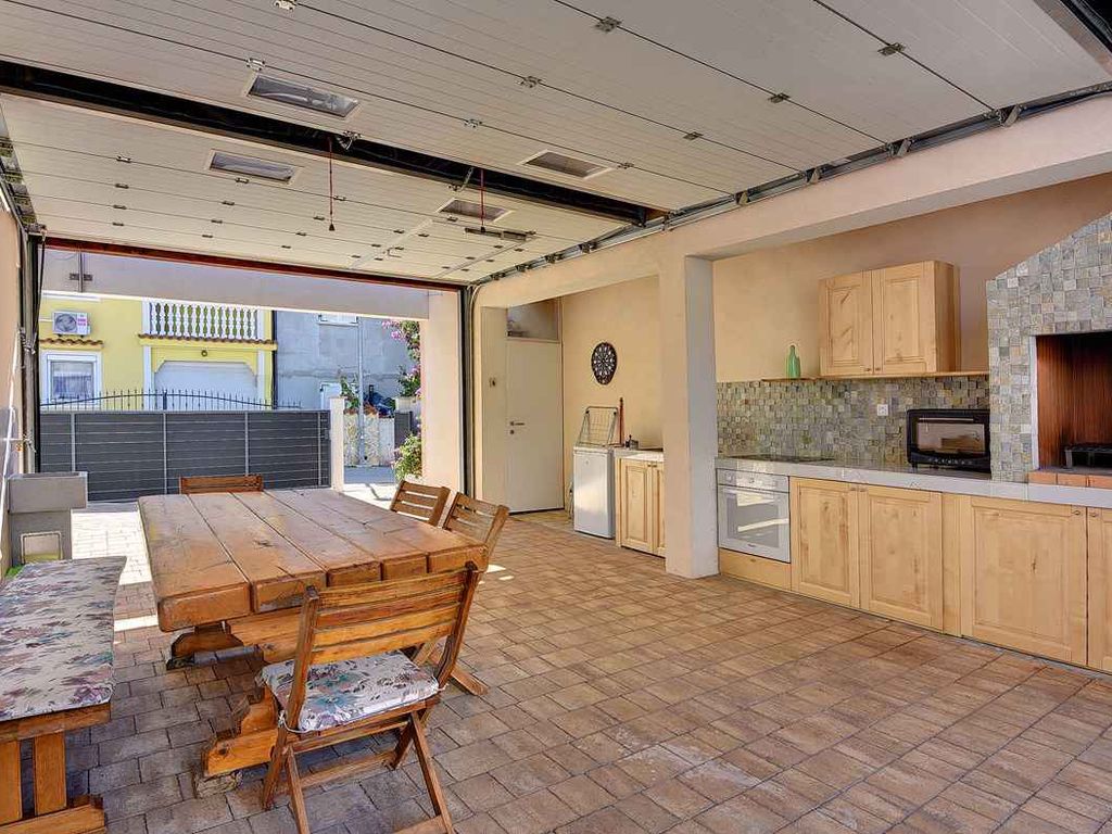 Ferienhaus mit Meerblick und Jacuzzi