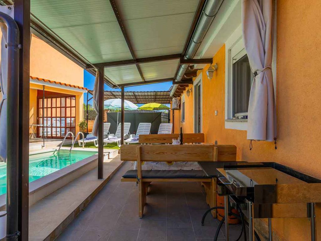 Ferienwohnung mit Klimaanlage und Pool