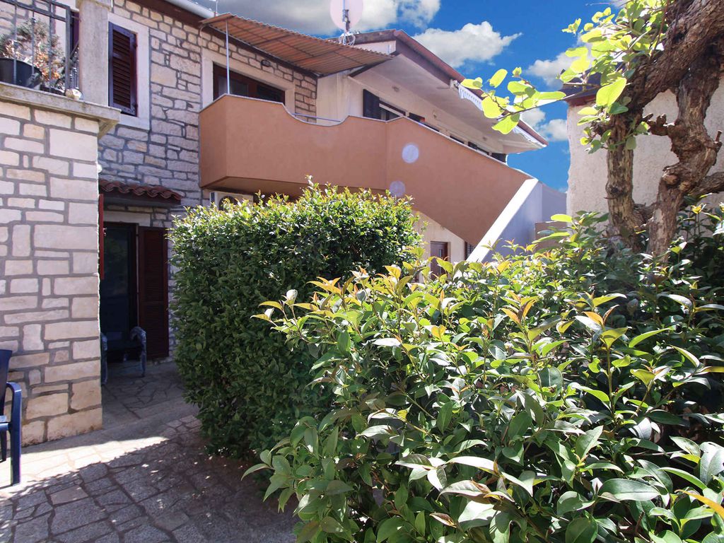 Studio mit Klimaanlage und Terrasse